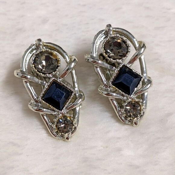 Vintage Silvertone w/ Black & Smokey Grey Rhinestone Clip Earrings - Picture 1 of 4